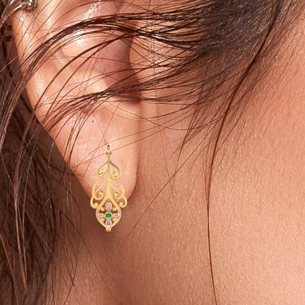 18k Beautiful Earrings With Distinct Design And Yellow Gold Floral Motif