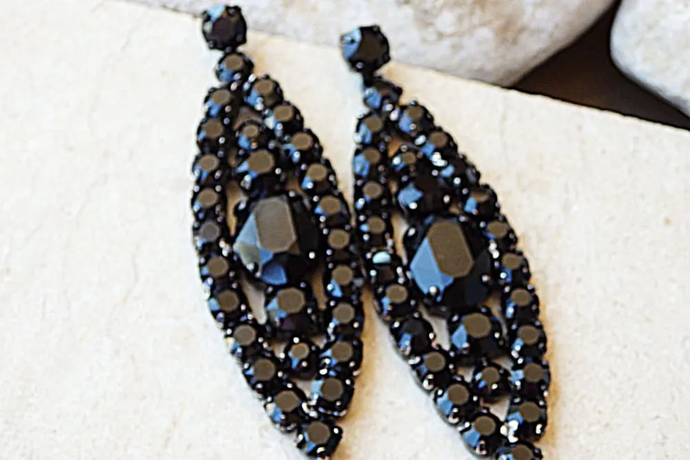 Black cocktail Earrings