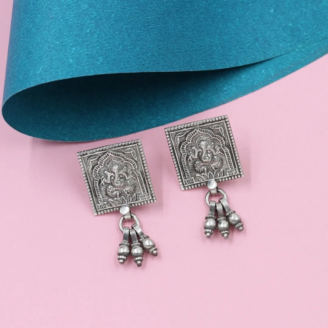 Ornate Elegance: Sangeeta Boochra Signature Silver Earrings