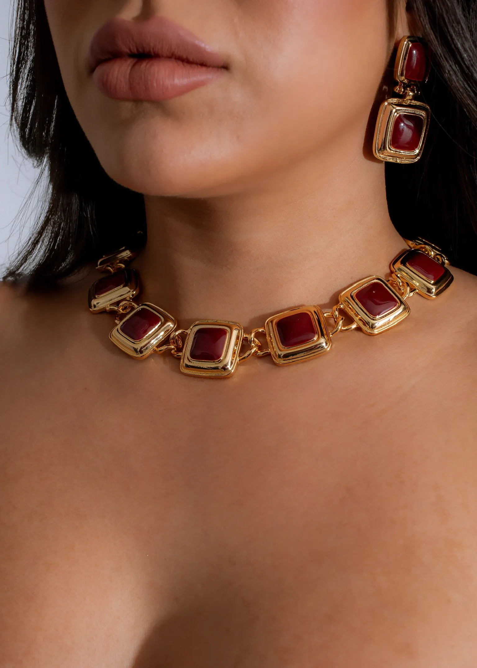 Regal Essence Necklace Red