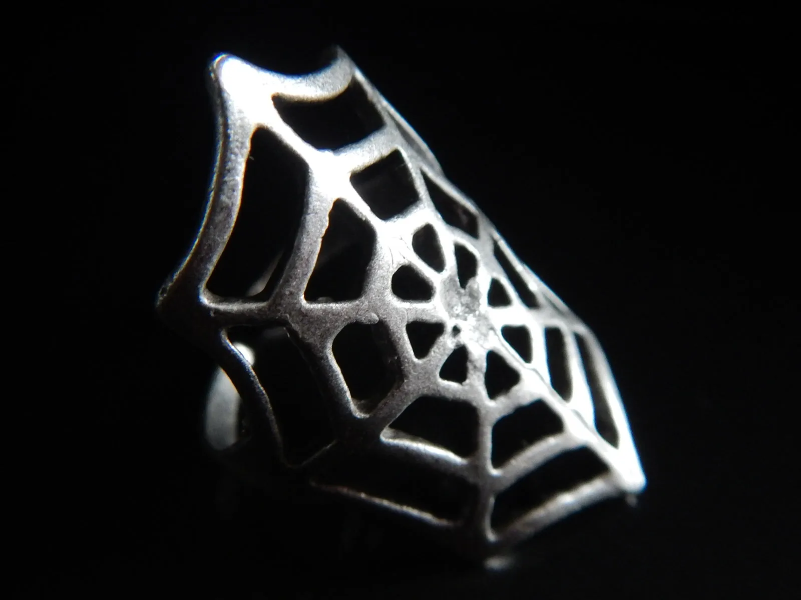 Spin your web silver plated ring